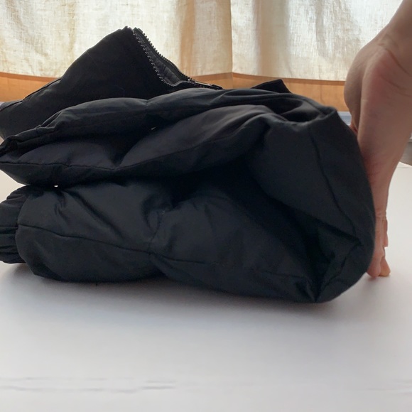 Calvin Klein down vest women’s large - Picture 5 of 5